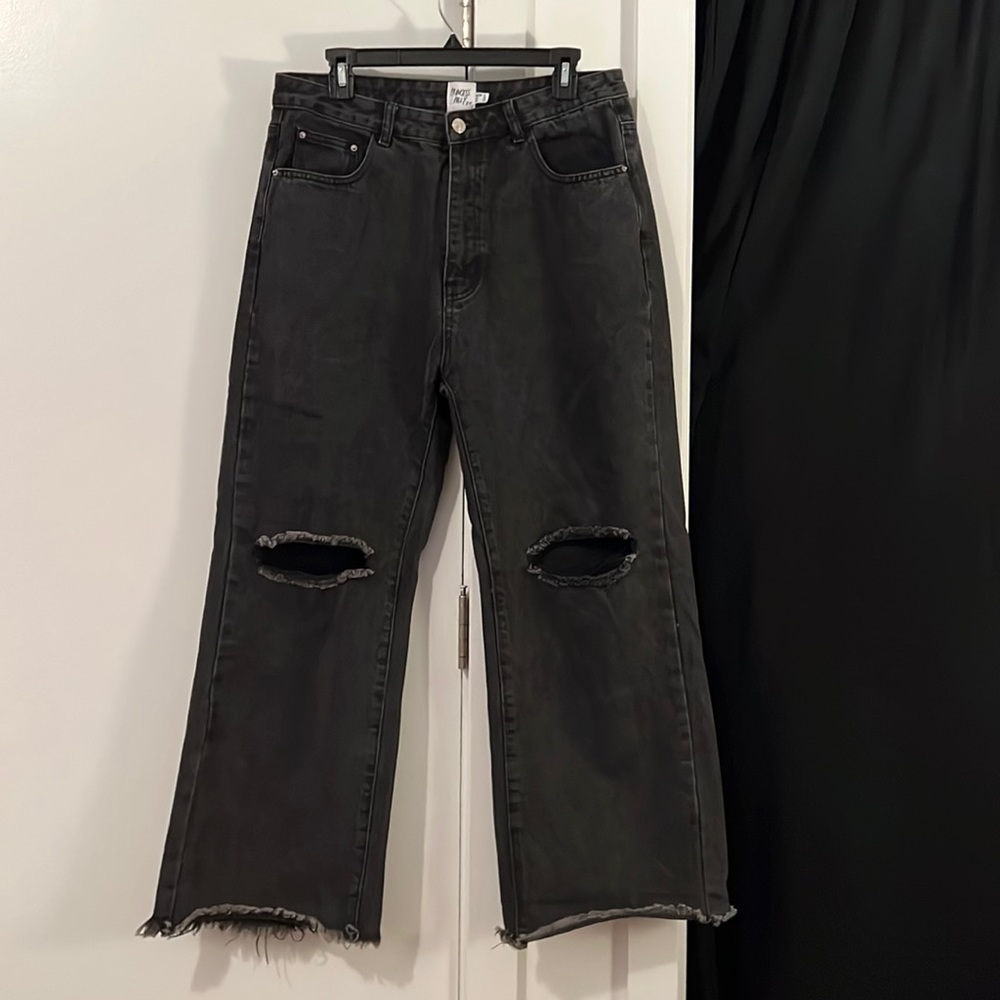 Princess Polly Attica Knee Rip Straight Leg Jeans — Black Denim — Size 10